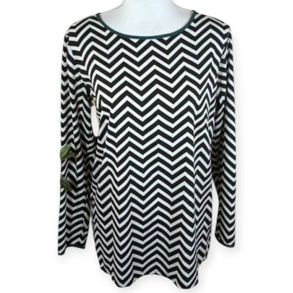 JW STYLE CHEVERON PRINT BLACK, WHITE, & GREEN BLOUSE SZ.S EUC - Picture 1 of 4